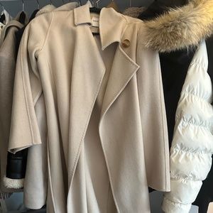 Beige Coat (Gentle Herd)
